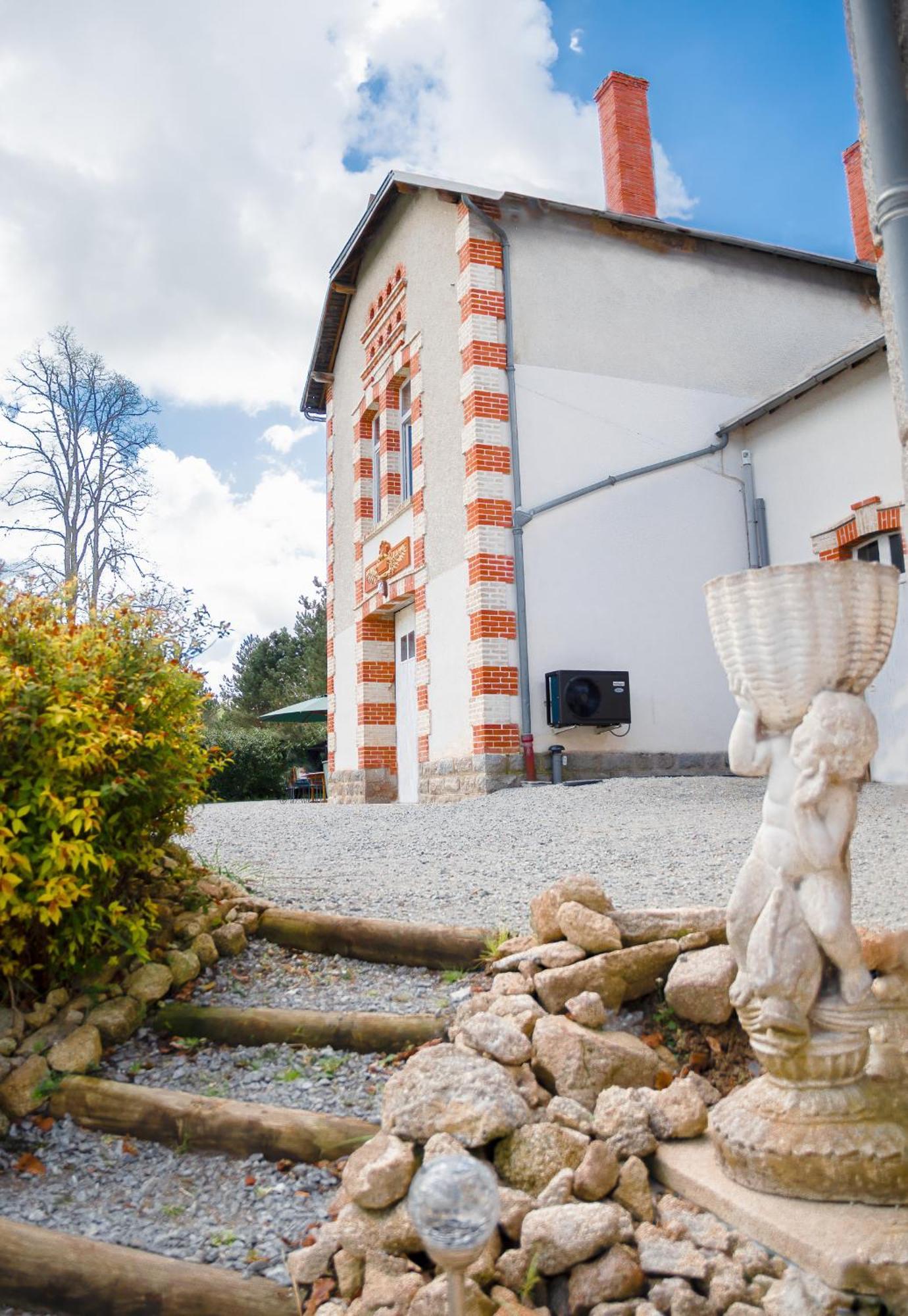 Chateau De Chazelpaud Saint-Bard Exteriör bild
